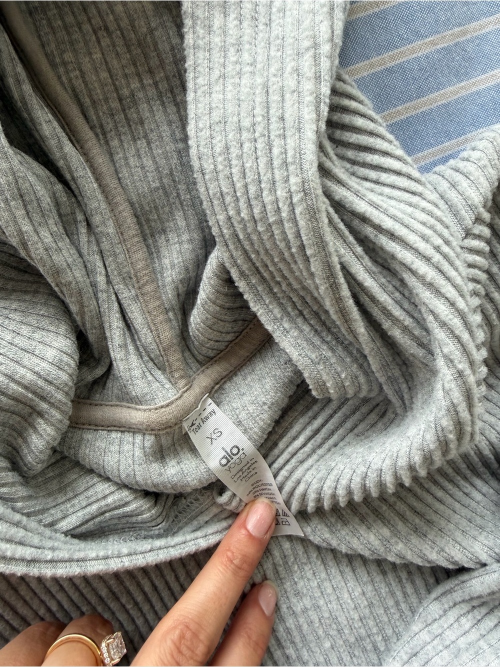 ALO Yoga Cropped Ribbed Crew Sweater - Light Gray - Picture 3 of 3